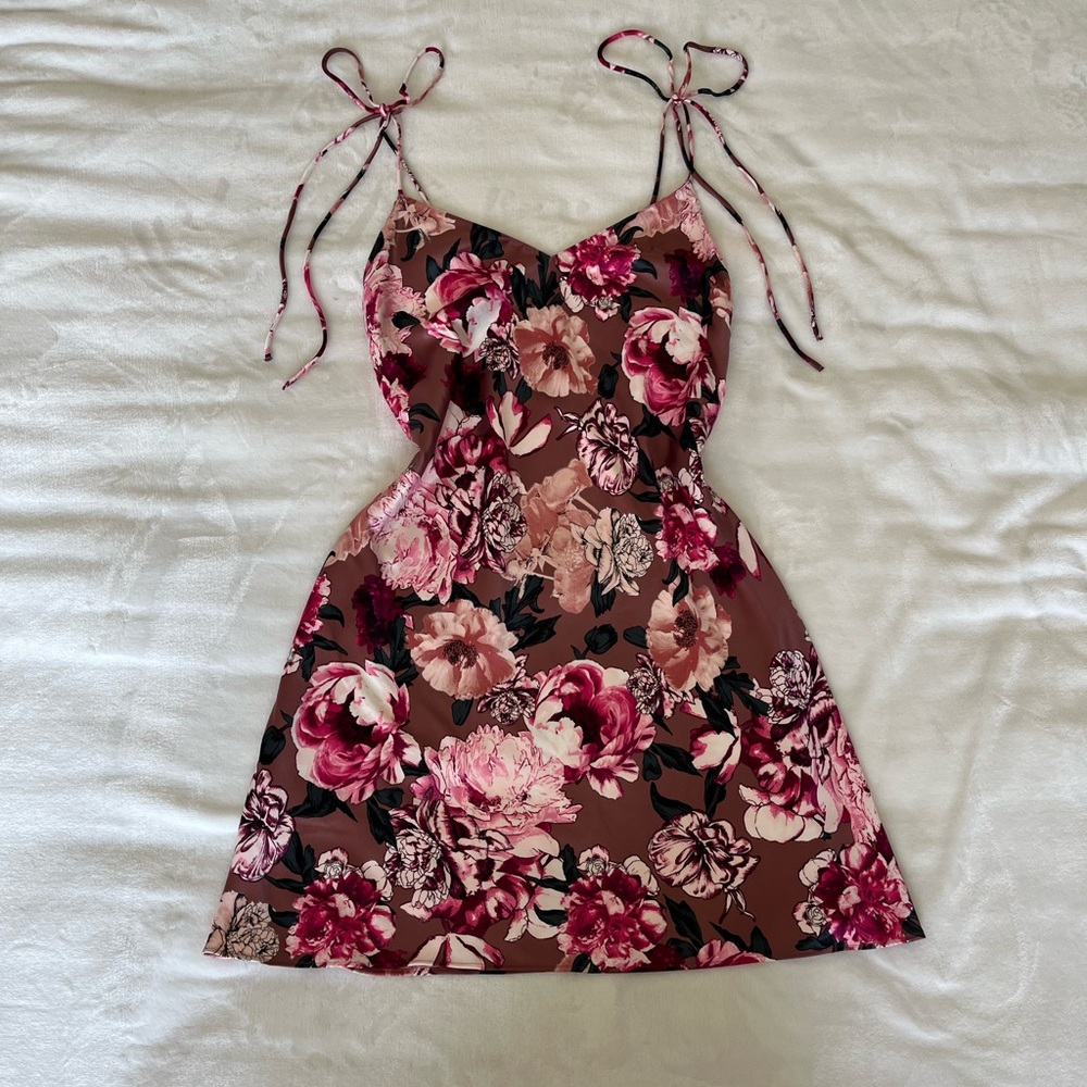 NWT Victoria’s Secret size small slip dress